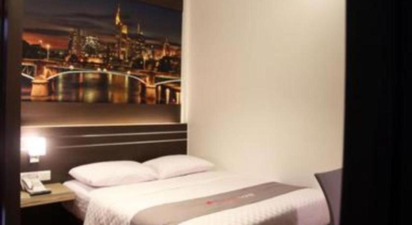 Neotel Hotel City Centre Tanjung Redep Eksteriør bilde