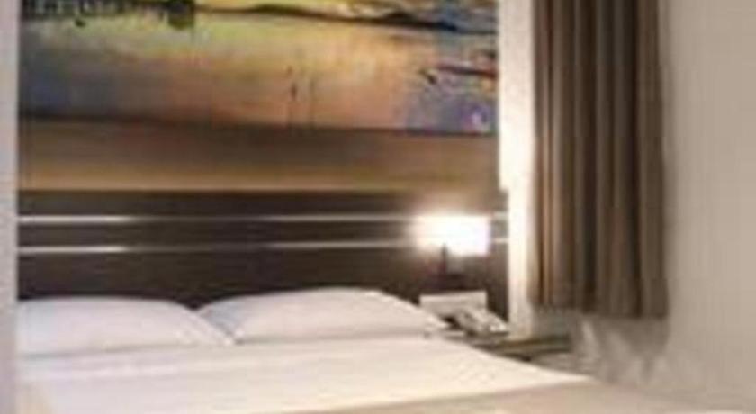 Neotel Hotel City Centre Tanjung Redep Eksteriør bilde